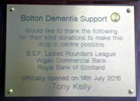 Rou Pic 16 Dementia Plaque